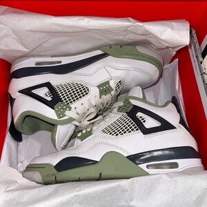 Air Jordan 4 Retro Seafoam (Women’s)